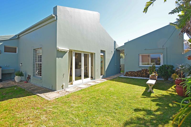 4 Bedroom Property for Sale in Bloubergstrand Western Cape